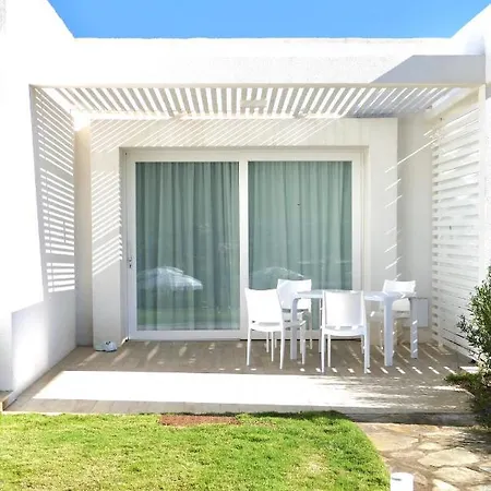 Isa-residence With Swimming-pool In Near The Famous La Pelosa-beach Aparthotel