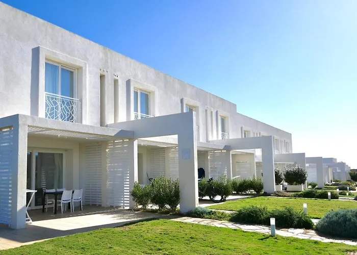 Isa-residence With Swimming-pool In Near The Famous La Pelosa-beach Aparthotel Stintino