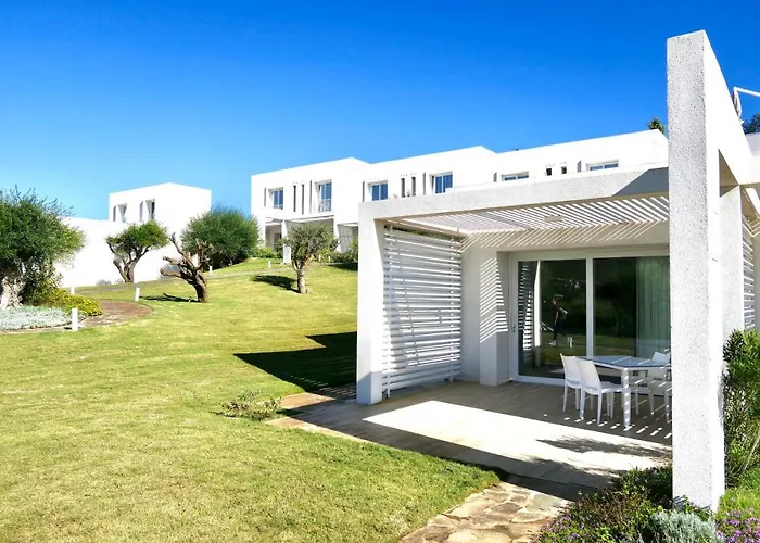 Isa-residence With Swimming-pool In Near The Famous La Pelosa-beach 3* Stintino
