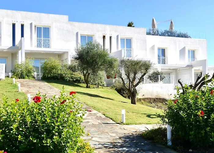 Isa-residence With Swimming-pool In Near The Famous La Pelosa-beach 3* Stintino