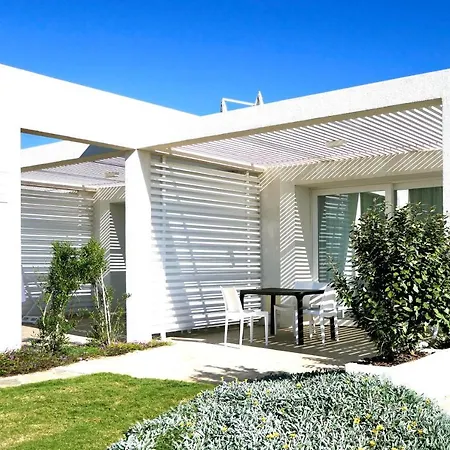 Isa-residence With Swimming-pool In Near The Famous La Pelosa-beach スティンティーノ